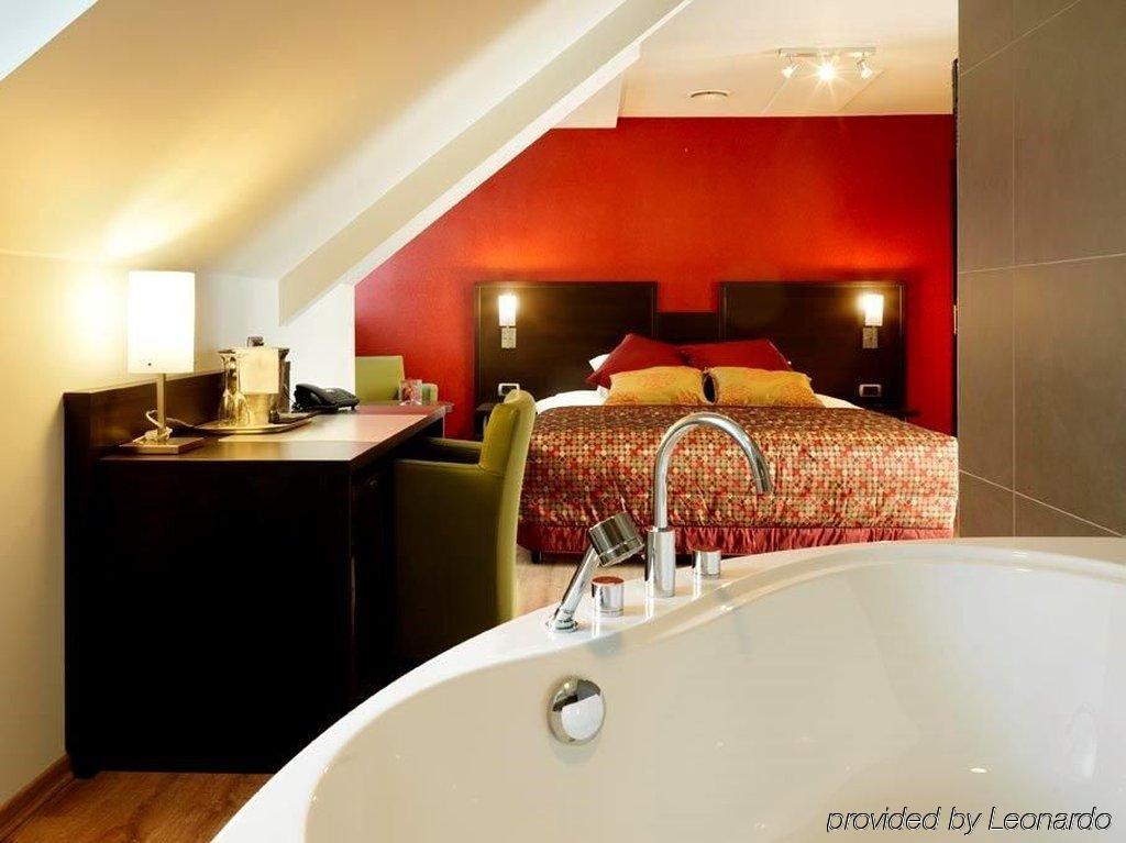 Hotel TTS Temse Buitenkant foto