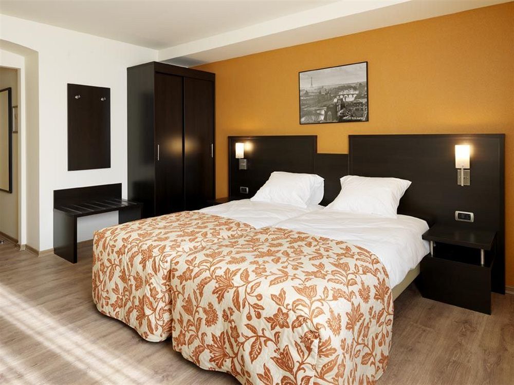 Hotel TTS Temse Buitenkant foto